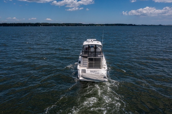 Photo of the 2004 Sea Ray 480 Sedan Bridge "RRuff In It"