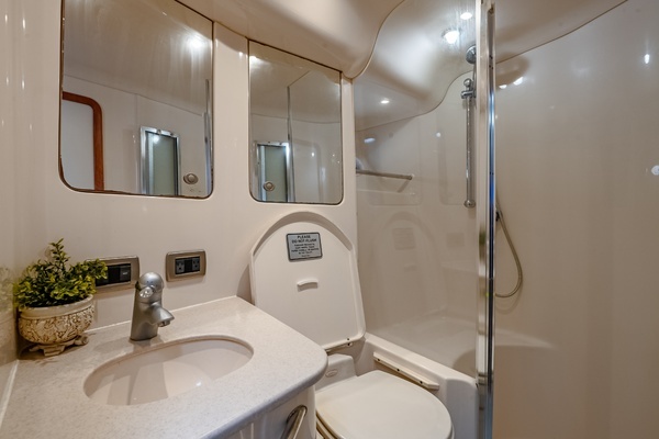 2004 Sea Ray 48