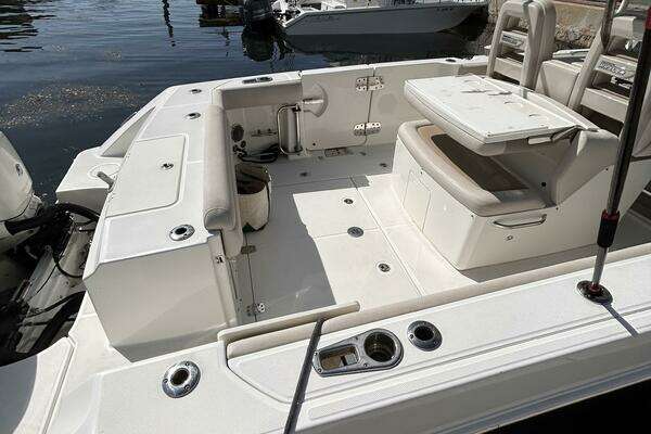 2017 Boston Whaler 33