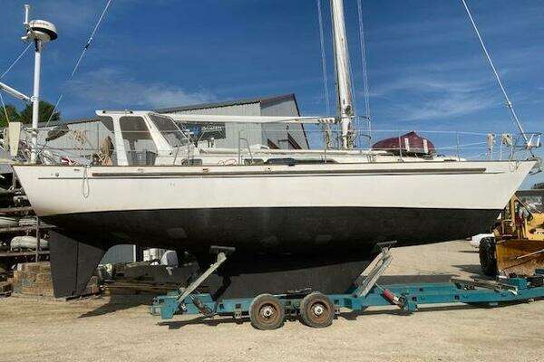 Photo of the 1985 Passport  "Perfect Fit"