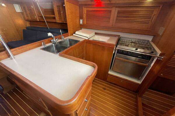 J Boats 133 Yacht For Sale
