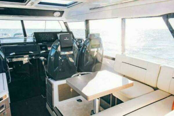 Photo of the 2025 Wellcraft 38 Explorer