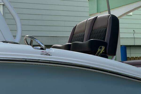 Photo of the 2017 Tidewater 252 LXF