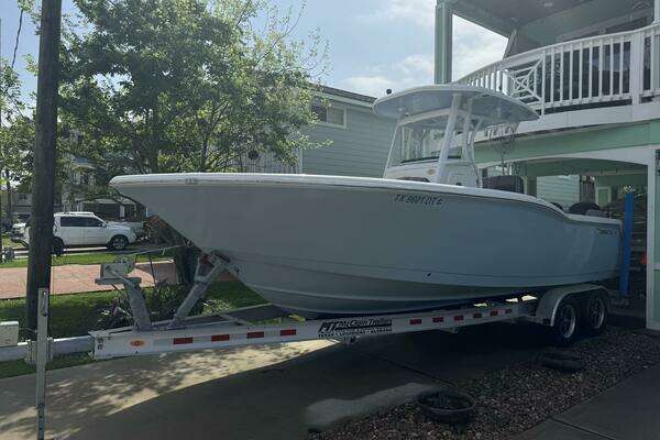 Photo of the 2017 Tidewater 252 LXF