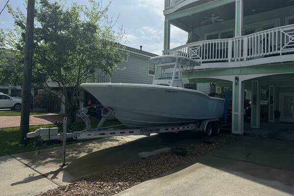 Photo of the 2017 Tidewater 252 LXF