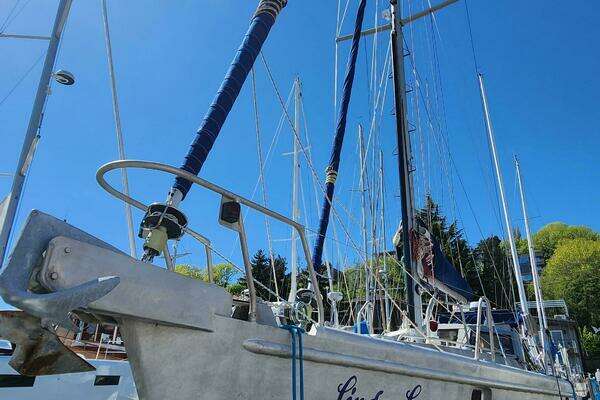 Photo of the 2004 Dudley Dix Jacobs Bros 43 Pilot "Linda Lee"