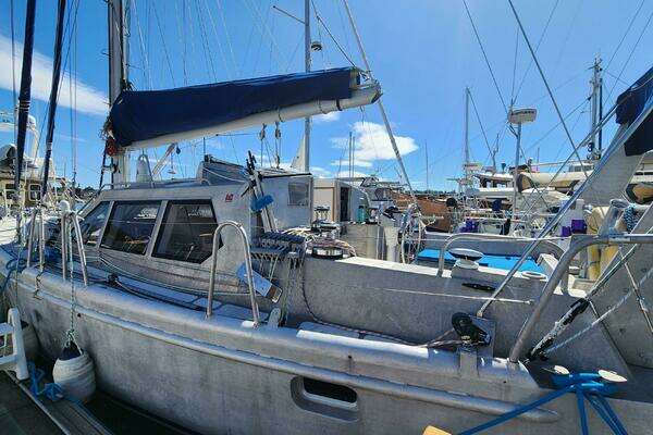 Photo of the 2004 Dudley Dix Jacobs Bros 43 Pilot "Linda Lee"