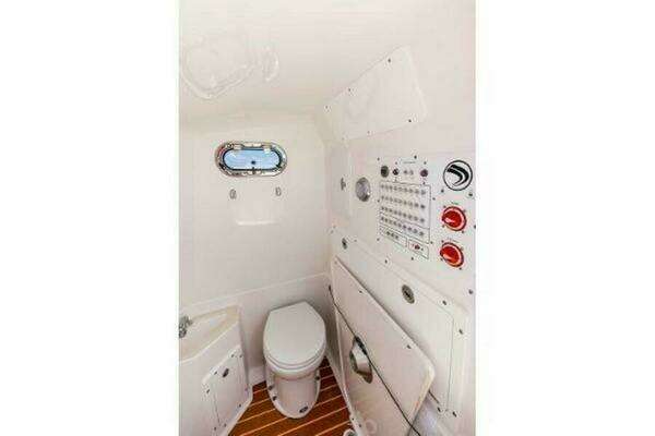 Photo of the 2025 Edgewater 325CC