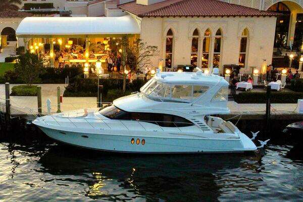 Photo of the 2009 Silverton 52 Ovation "Chirstina Maria"