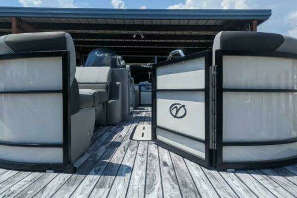 Photo of the 2024 Veranda RELAX VR25RFL