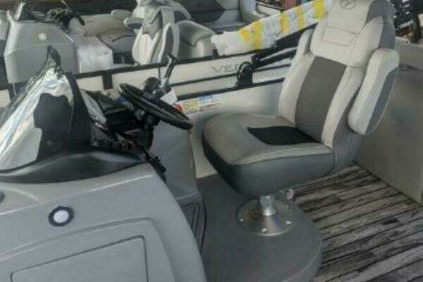 Photo of the 2024 Veranda RELAX VR25RFL