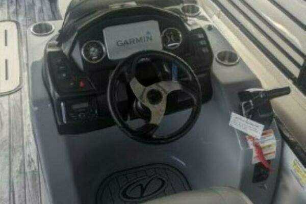 Photo of the 2024 Veranda RELAX VR25RFL