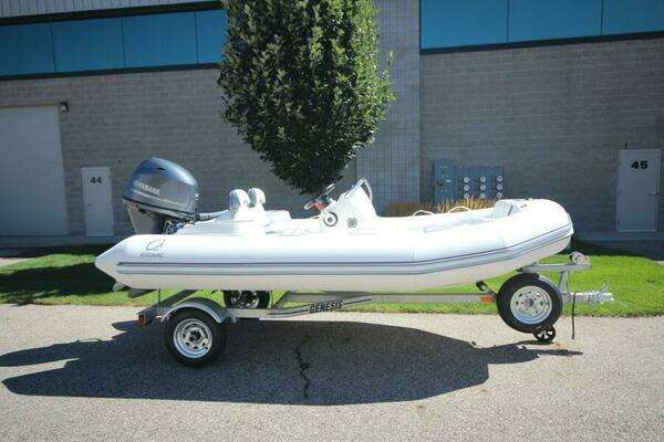 13-ft-Zodiac-2025-Yachtline 400 DL NEO-Spring Special Pricing-Grand Haven Michigan United States yacht for sale