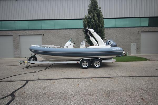 2024 Zodiac Medline 7.5 NEO, Image 1 