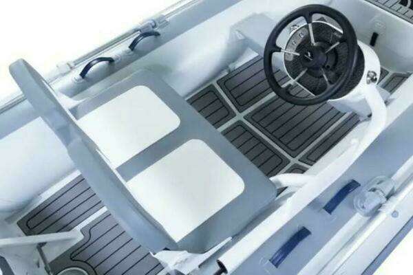 Photo of the 2024 Highfield Classic 340 FCT