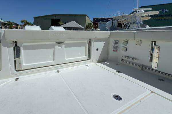 2018 Boston Whaler 31