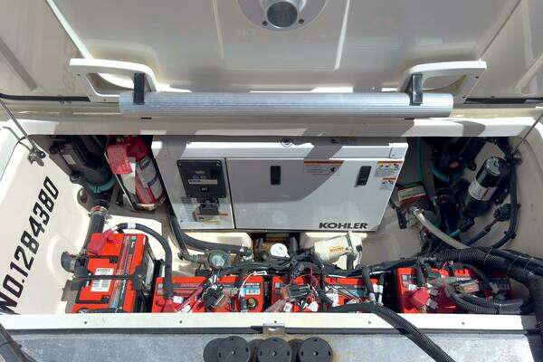 2018 Boston Whaler 31