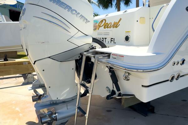 PEARL 31ft Boston Whaler Yacht For Sale