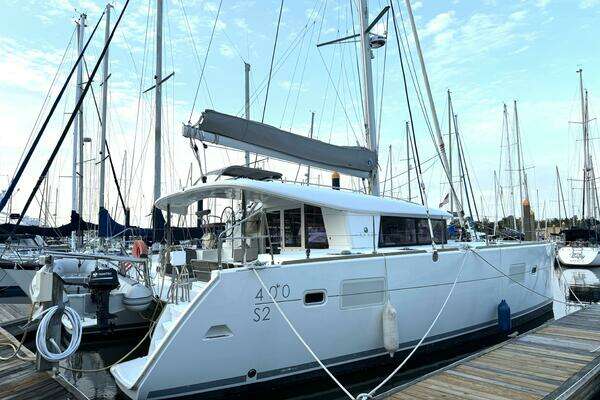 Photo of the 2016 Lagoon 400 S2 "Perspective"