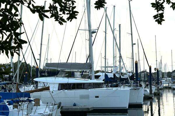 Photo of the 2016 Lagoon 400 S2 "Perspective"