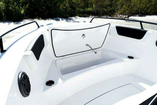 Photo of the 2025 Edgewater 208CC