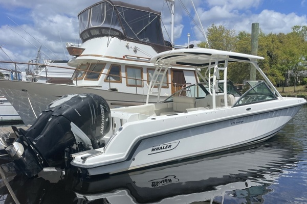 2016 Boston Whaler 270 Vantage