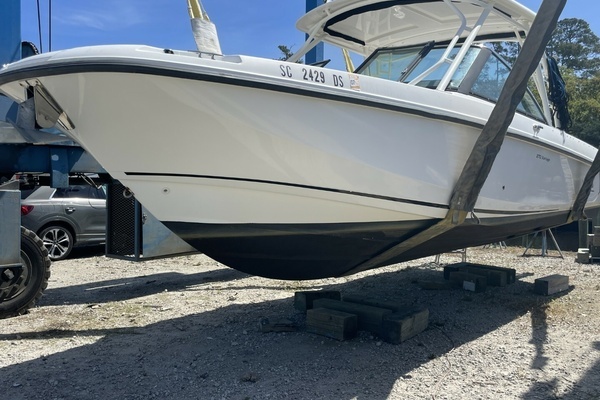 Photo of the 2016 Boston Whaler 270 Vantage
