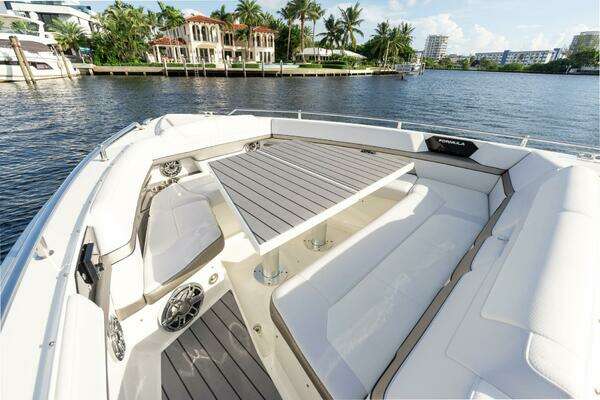 Formula 430 Super Sport Crossover Yacht For Sale