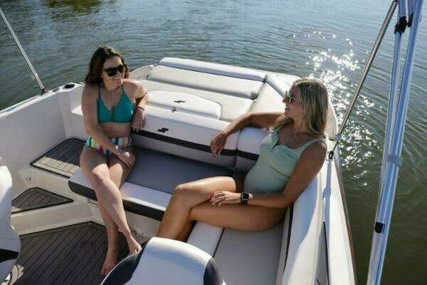 Photo of the 2025 Starcraft SVX 211 IO