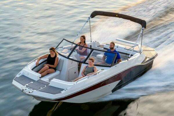 Photo of the 2025 Starcraft SVX 211 IO