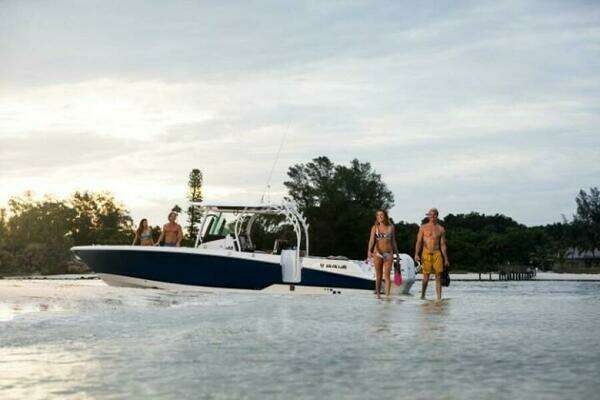 Photo of the 2025 Wellcraft 302 Fisherman