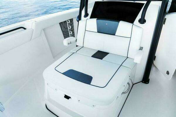 Photo of the 2025 Wellcraft 352 Fisherman