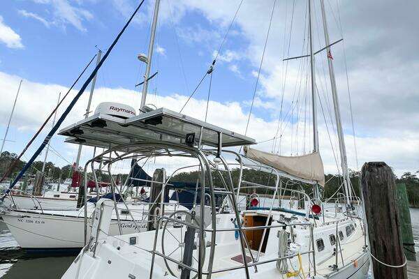 Photo of the 1998 Saga 43 "ALACRITY"