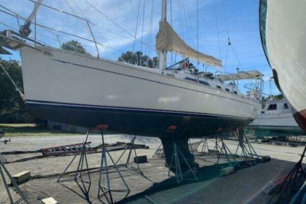 Photo of the 1998 Saga 43 "ALACRITY"