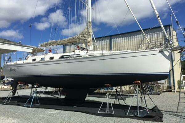 Photo of the 1998 Saga 43 "ALACRITY"