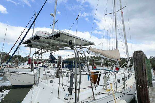 Photo of the 1998 Saga 43 "ALACRITY"