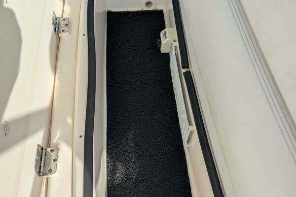 Tiara Yachts 3900 Convertible Yacht For Sale