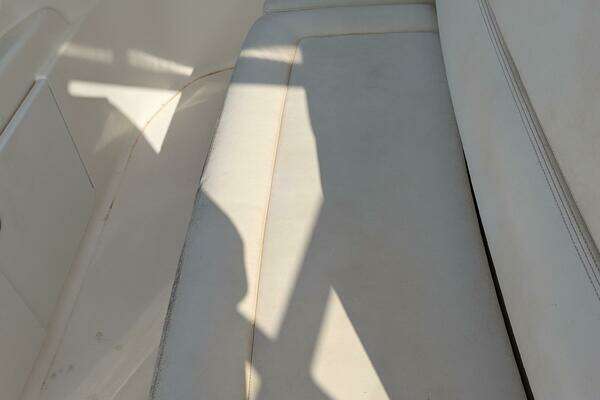 Tiara Yachts 3900 Convertible Yacht For Sale