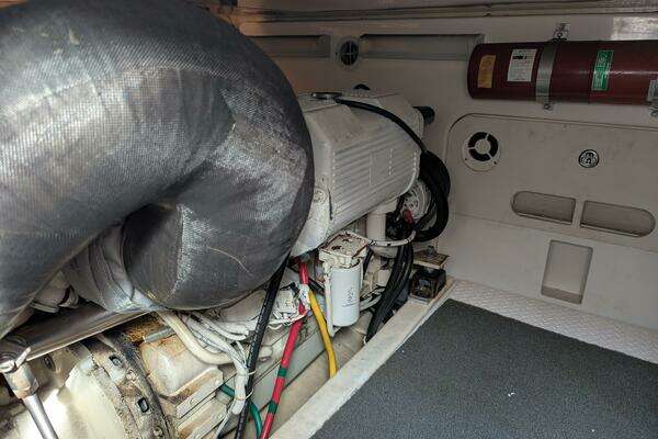 Tiara Yachts 3900 Convertible Yacht For Sale