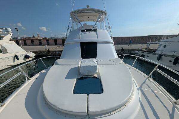 Tiara Yachts 3900 Convertible Yacht For Sale