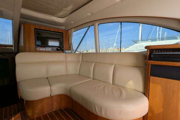 Tiara Yachts 3900 Convertible Yacht For Sale