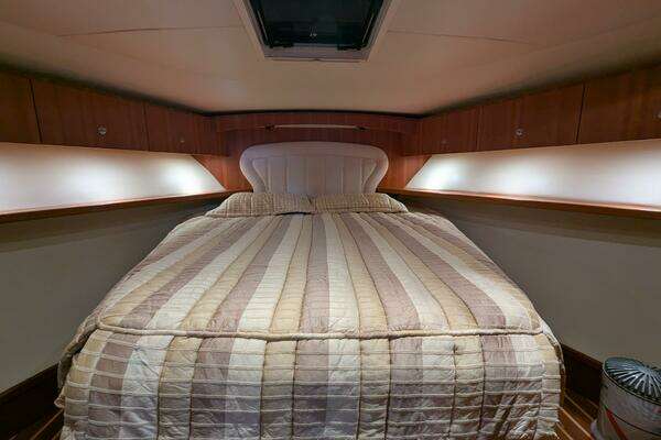 Tiara Yachts 3900 Convertible Yacht For Sale