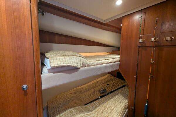 Tiara Yachts 3900 Convertible Yacht For Sale