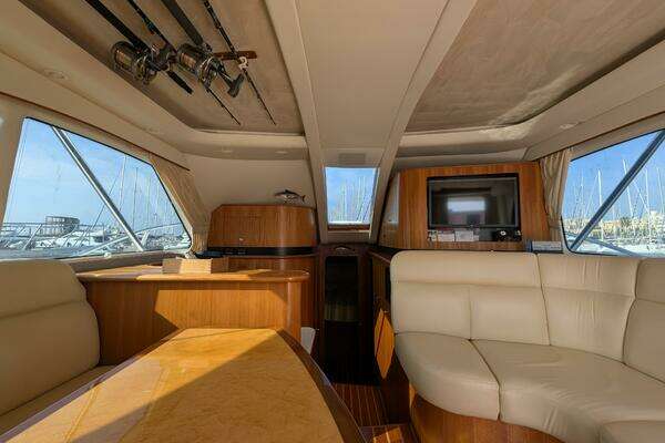 Tiara Yachts 3900 Convertible Yacht For Sale