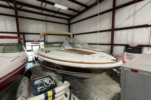 Photo of the 2005 Chris-Craft Corsair 28