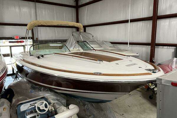 Photo of the 2005 Chris-Craft Corsair 28