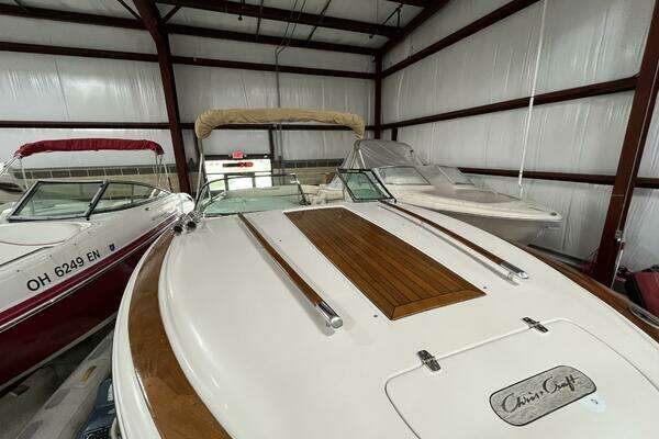 Photo of the 2005 Chris-Craft Corsair 28