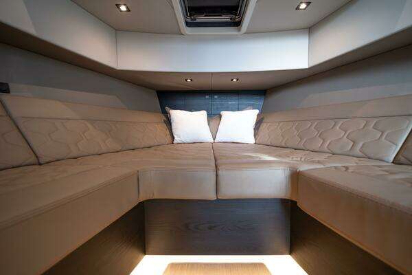 Vanquish Yachts VQ45 Yacht For Sale