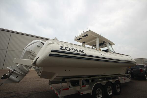 Fall Special Pricing 33ft Zodiac Yacht For Sale