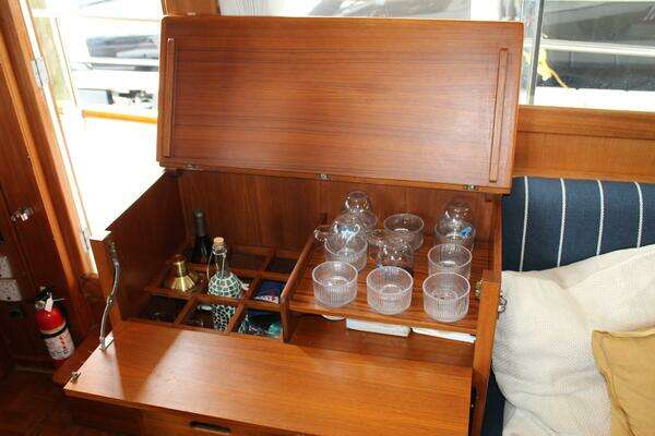 Grand Banks 42 Classic Yacht For Sale